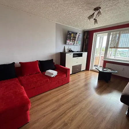 Cozy 9th Floor With Balcony And Free Parking *
